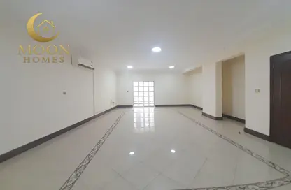 Apartment - 2 Bedrooms - 2 Bathrooms for rent in Fereej Bin Mahmoud North - Fereej Bin Mahmoud - Doha
