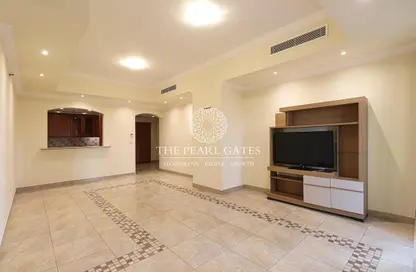 شقة - غرفة نوم - 2 حمامات للبيع في طريق بورتو الشرقي - بورتو أرابيا - جزيرة اللؤلؤة - الدوحة