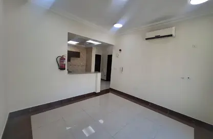 Apartment - 1 Bedroom - 1 Bathroom for rent in Al Mansoura - Al Mansoura - Doha