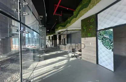 Show Room - Studio - 4 Bathrooms for rent in Jawharat Lusail - Marina District - Lusail