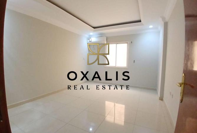 987762 - Property Image 2