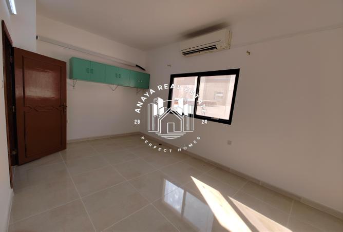 975448 - Property Image 2