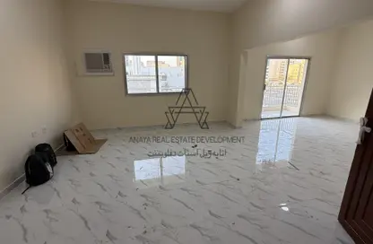 Apartment - 4 Bedrooms - 5 Bathrooms for rent in Al Mansoura - Doha