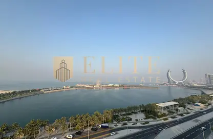 Apartment - 2 Bedrooms - 4 Bathrooms for rent in Marina Tower 02 - Marina District - Lusail