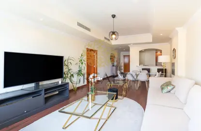 Apartment - 1 Bedroom - 2 Bathrooms for rent in East Porto Drive - Porto Arabia - The Pearl Island - Doha