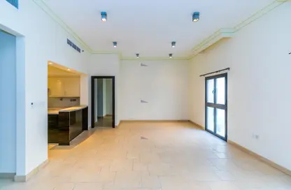 Apartment - 3 Bedrooms - 3 Bathrooms for rent in Chateau - Qanat Quartier - The Pearl Island - Doha