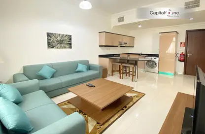 Living / Dining Room image for: Apartment - 1 Bedroom - 1 Bathroom for rent in Ibn Al Haitam Street - Fereej Abdul Aziz - Doha, Image 1