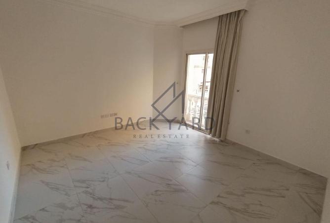 963572 - Property Image 2