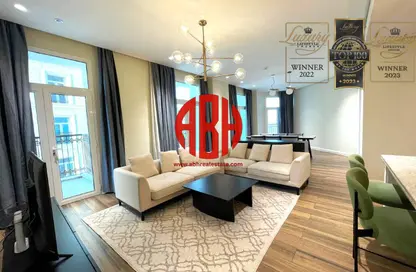 شقة - 2 غرف نوم - 3 حمامات للايجار في حدائق فلورستا - حدائق فلورستا - جزيرة اللؤلؤة - الدوحة