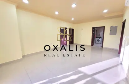 Apartment - 2 Bedrooms - 3 Bathrooms for rent in Al Nasr Street - Al Nasr - Doha