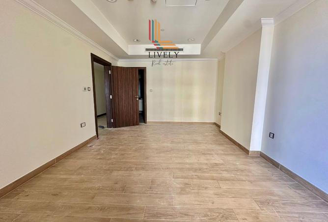 1004587 - Property Image 3