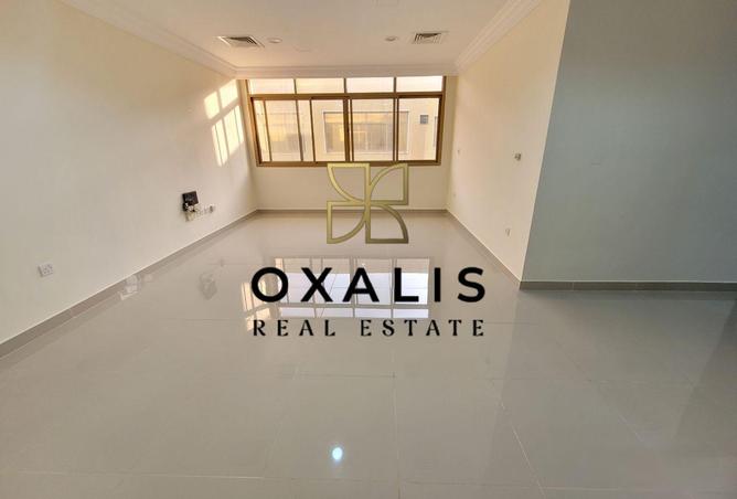 994395 - Property Image 2