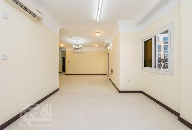 967042 - Property Image 3