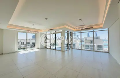 Apartment - 3 Bedrooms - 4 Bathrooms for sale in Gewan Island - The Pearl Island - Doha