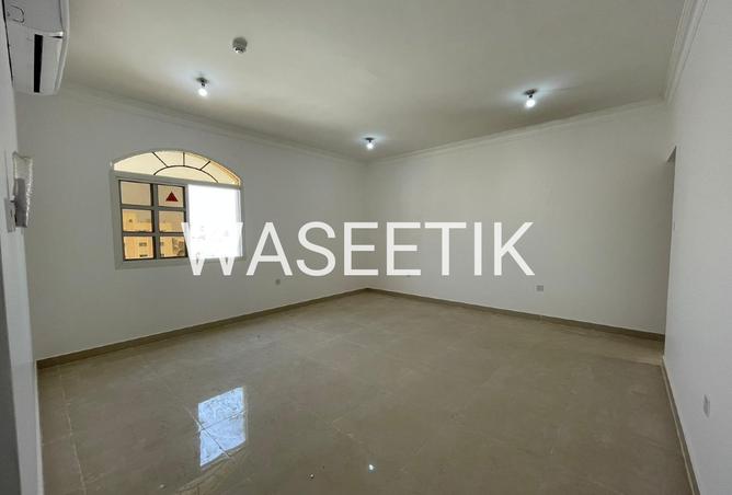 983804 - Property Image 2