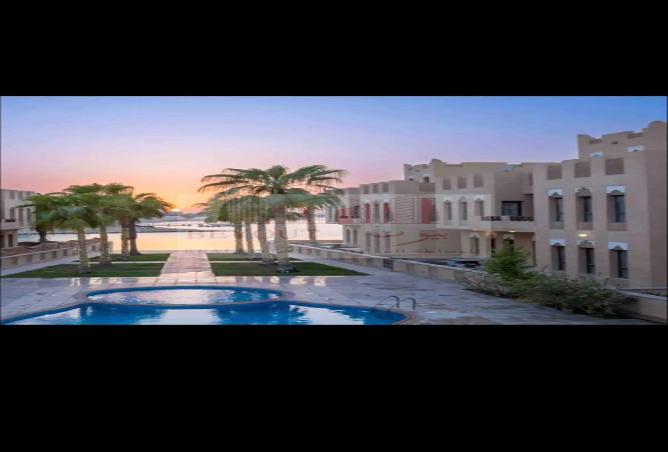 مجمع سكني - 5 غرف نوم - 6 حمامات للايجار في بحيرة وست لاجون - الدوحة
