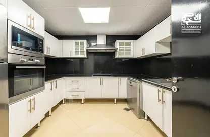 Apartment - 2 Bedrooms - 2 Bathrooms for rent in Beverly Hills Tower - West Bay - West Bay - Doha