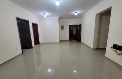 Apartment - 1 Bedroom - 2 Bathrooms for rent in Umm Ghuwalina - Umm Ghuwailina - Doha