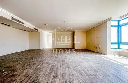 Empty Room image for: Apartment - 3 Bedrooms - 3 Bathrooms for rent in Wadi - Msheireb Downtown Doha - Doha, Image 1