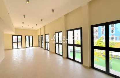 Apartment - 3 Bedrooms - 4 Bathrooms for rent in Carnaval - Qanat Quartier - The Pearl Island - Doha