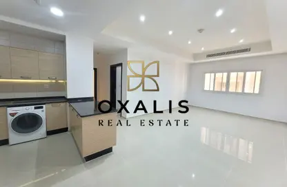 Apartment - 2 Bedrooms - 2 Bathrooms for rent in Al Sadd Road - Al Sadd - Doha