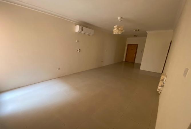 987604 - Property Image 3