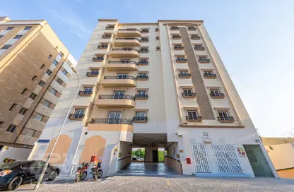 Apartment - 3 Bedrooms - 3 Bathrooms for rent in Fereej Bin Mahmoud North - Fereej Bin Mahmoud - Doha