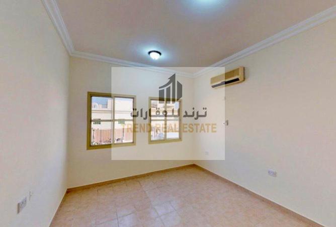 983941 - Property Image 2