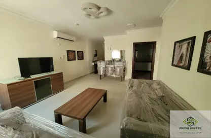 Apartment - 2 Bedrooms - 2 Bathrooms for rent in Umm Ghwailina Comm - Umm Ghuwalina - Umm Ghuwailina - Doha