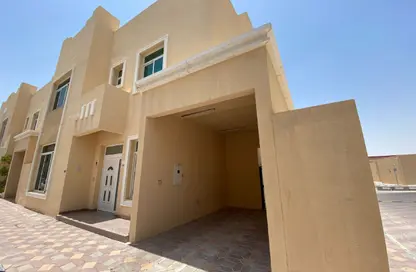 Villa - 6 Bedrooms - 5 Bathrooms for rent in Al Kheesa - Al Kheesa - Umm Salal Mohammed
