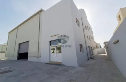 Warehouse - Studio - 5 Bathrooms for rent in East Industrial Street - Birkat Al Awamer - Al Wakra