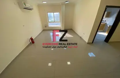 Apartment - 2 Bedrooms - 2 Bathrooms for rent in Asim Bin Omar Street - Al Mansoura - Doha