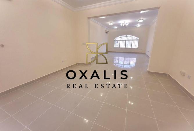 927135 - Property Image 2
