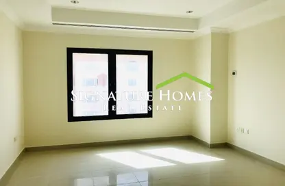 Apartment - 1 Bedroom - 2 Bathrooms for sale in Tower 14 - Porto Arabia - The Pearl Island - Doha