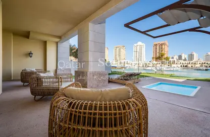 صورة لـ حوض سباحة تاون هاوس - 2 غرف نوم - 3 حمامات للبيع في جزيرة اللؤلؤة - الدوحة ، صورة رقم 1