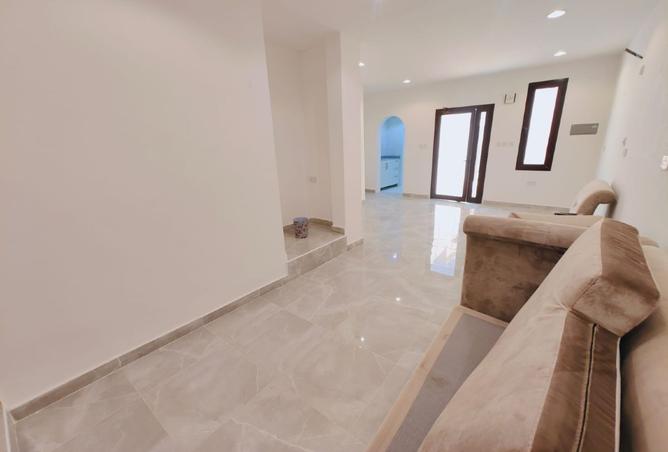 932647 - Property Image 3