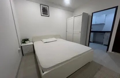 شقة - 1 حمام للايجار في الدفنة - الدفينة - الدوحة