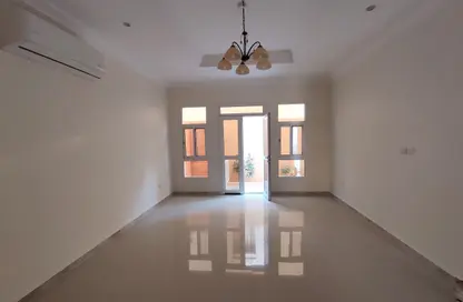 Compound - 4 Bedrooms - 4 Bathrooms for rent in Muraikh - AlMuraikh - Doha