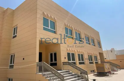 فيلا - 7 غرف نوم - 8 حمامات للايجار في جنوب الدحيل - الدحيل - الدوحة