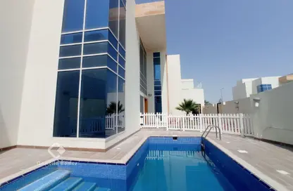 Compound - 4 Bedrooms - 5 Bathrooms for rent in Umm Al Seneem Street - Ain Khaled - Doha