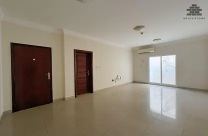 شقة - 2 غرف نوم - 2 حمامات للايجار في منتزه 7 - المنتزه - الدوحة