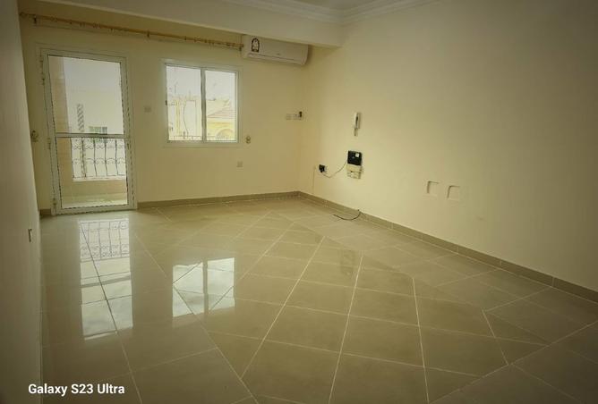 951834 - Property Image 2