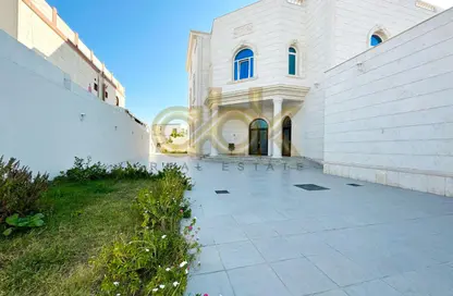 Villa - 7 Bedrooms - 7+ Bathrooms for sale in Onaiza - Onaiza - Doha
