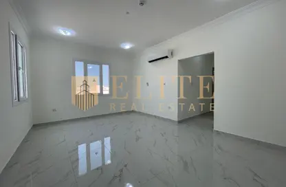 Apartment - 3 Bedrooms - 3 Bathrooms for rent in Bin Omran 35 - Fereej Bin Omran - Doha