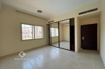 Compound - 3 Bedrooms - 4 Bathrooms for rent in Umm Al Seneem Street - Ain Khaled - Doha