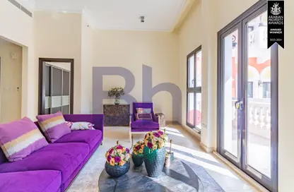 Living Room image for: Apartment - 1 Bedroom - 2 Bathrooms for rent in Carnaval - Qanat Quartier - The Pearl Island - Doha, Image 1