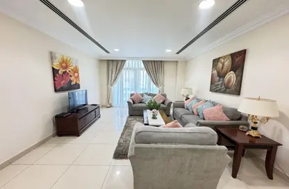 شقة - 2 غرف نوم - 2 حمامات للايجار في مجمع الريفيرا - فريج بن محمود- جنوب - فريج بن محمود - الدوحة