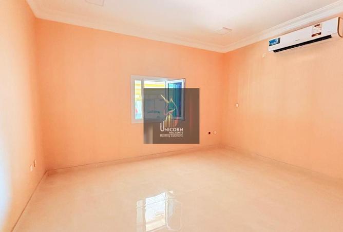 944309 - Property Image 2