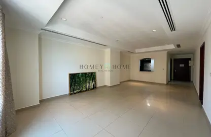 Apartment - 1 Bedroom - 2 Bathrooms for rent in Porto Arabia - The Pearl Island - Doha