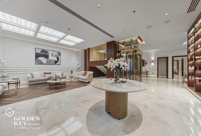 968017 - Property Image 2